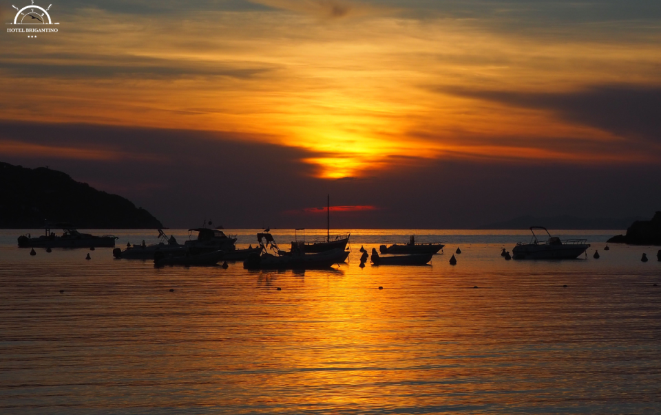isola-elba-tramonto-procchio-hotel-brigantino