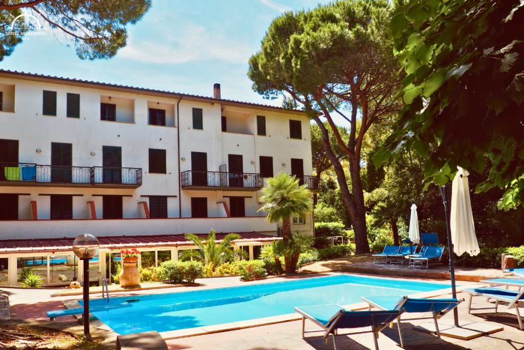 piscina dell'hotel brigantino